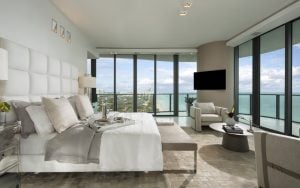 Read more about the article Celebrity Bedrooms For a Fraction of the Price